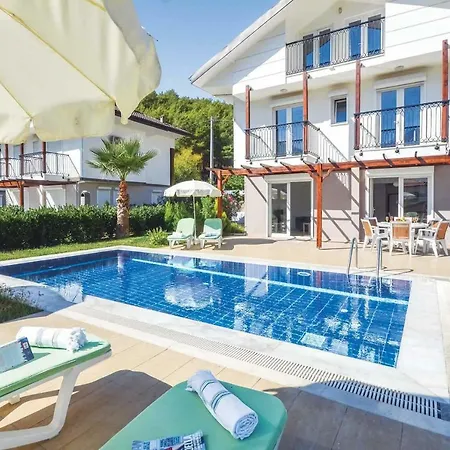 Villa Sleeps 6 Air Con Wifi T707059 *